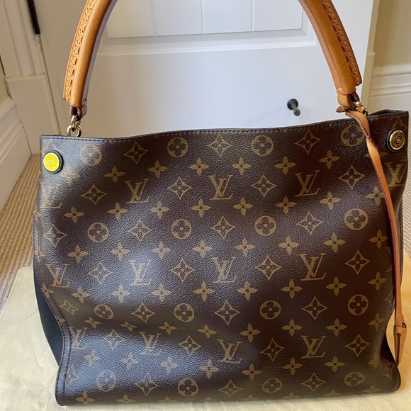 Louis Vuitton Gaia MNG Noir - Picture 3 of 7